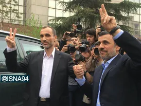 تصاویر/ احمدی نژاد در مراسم تشییع برادرش