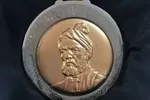 تصاویر| دلجویی محمد مخبر از فرزند سردار حاجی زاده