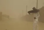 فیلم/ تردد اهالی روستای سیل‌زده «دور» در استان سیستان و بلوچستان با قایق