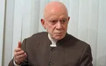 باید با ایجاد نهضت ترجمه پیام روح ایمان و مجاهدت و شکست‌ناپذیری ملت ایران را به جهانیان برسانیم