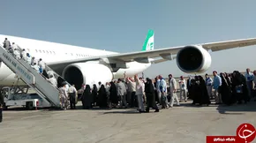 فیلم/ طواف خانه خدا به تنهایی توسط یک خانم