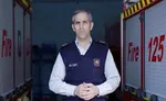 نجات ۲۰ ساکن گرفتار شده میان دود و آتش در خیابان ملت