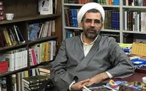 فیلم/ تصاویری باورنکردنی از کوهنوردی معلم اشنویه‌ای برای تدریس آنلاین