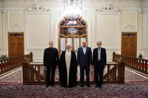 عکس/ آقای قالی باف! لطفا زور مبارک را در هیات رئیسه مجلس تحت امر خودتان خرج بفرمایید