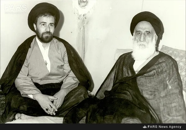 6- آیت‌الله سید‌مرتضی پسندیده در کنار حجت الاسلام حاج سید احمد خمینی