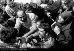 دسته‌جمعی به ساعت نگاه کردیم، باتری‌اش تمام شد
