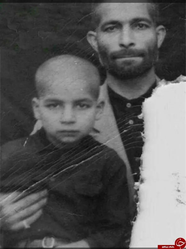حسن روحانی در کنار پدر