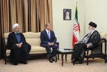 تنها راه دفع شرّ قدرتهای سلطه‌گر، ایستادگی و تقویت ارتباطات کشورهای اسلامی است