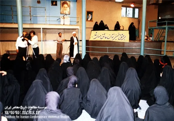 حسینیه جماران، بانو خدیجه ثقفی در دیدار با خانواده‌های شهدای حزب الله لبنان