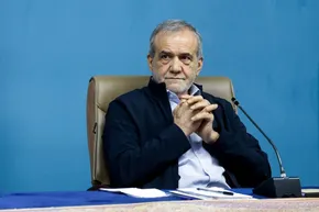 فیلم | واکنش پزشکیان به درخواست برخورد با دختران بی‌حجاب