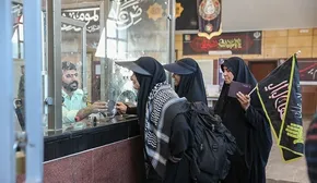 فیلم | انتقال رایگان زائران اربعین حسینی توسط راننده همدانی