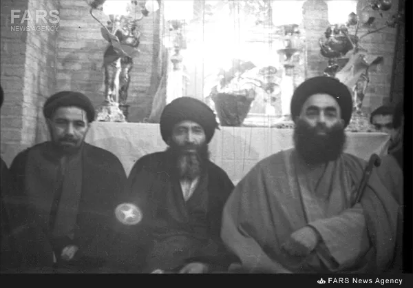 7- مرحوم سلطان الواعظین شیرازی در کنار آیت‌الله سیدعبدالعلی تقوی شیرازی
