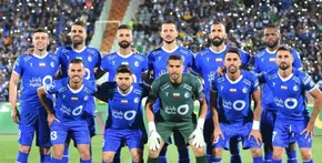 فیلم| خون هواداران استقلال به جوش آمد تجمع اعتراضی مقابل هلدینگ خلیج فارس
