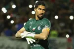 دروازه‌بان استقلال بر سر دو راهی بزرگ قرار گرفت!