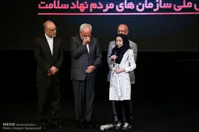 عکس/ ظریف المُصدق!