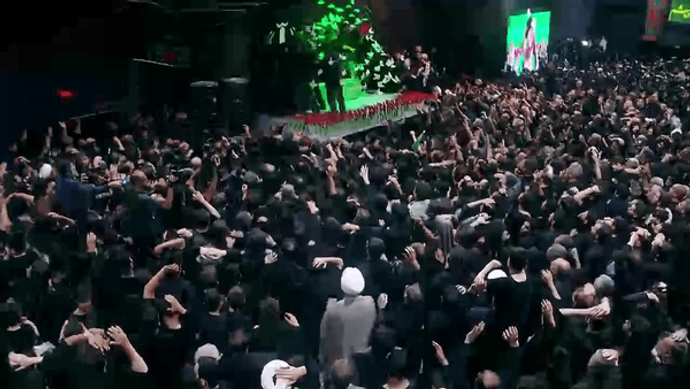 فیلم| لحظه ورود پیکر رهبر شهید انقلاب به مراسم وداع