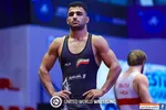 به دنبال طلای المپیک در مرغداری + عکس