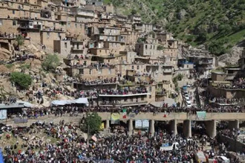 فیلم / حضور هزاران گردشگر در بهشت گمشده کردستان