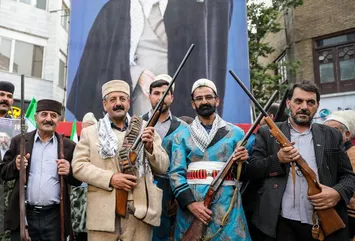تصاویر| بیعت عشایر کشوردوست با رهبر انقلاب