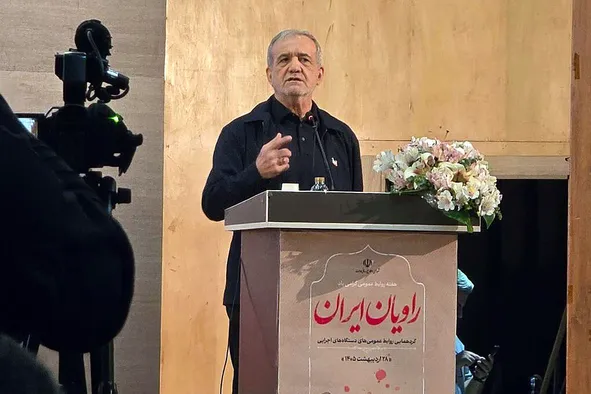 باید از هر صدایی که تفرقه ایجاد می‌کند بپرهیزیم
