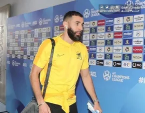 فیلم | کریم بنزما در حال انجام مناسک حج