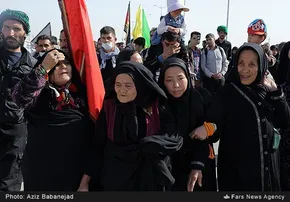 عکس/ افسانه بایگان در راهپیمایی اربعین