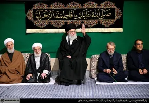 عکس/ پوشش عجیب یک زن در سخنرانی ترامپ در کنگره