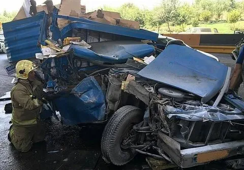 فیلم | تصاویر هولناک از تصادف پژو و نیسان؛ مرگ راننده نیسان در آتش‌سوزی