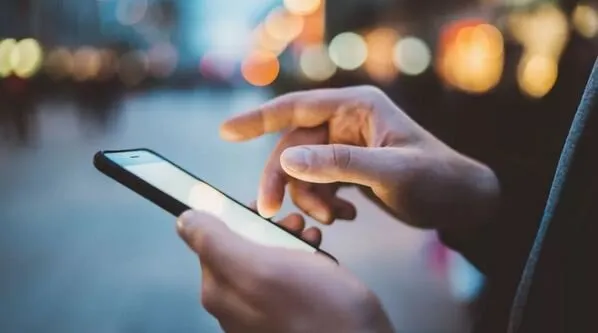 چگونه گوشی خود را بدون خاموش کردن خنک کنیم؟