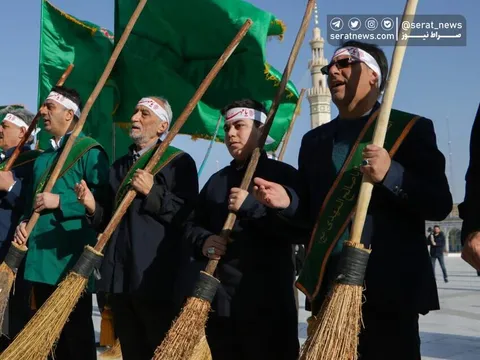 تصاویر| آیین جاروکشی خادمان مسجد مقدس جمکران