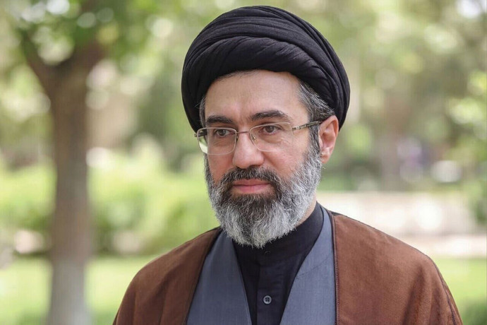 فیلم| ‏تصاویری کمتر دیده شده از رهبر انقلاب، آیت‌الله سید مجتبی خامنه‌ای