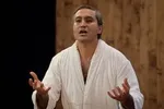 تئاتری‌ها مقابل مجلس تجمع کردند