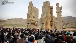 تصاویر / گردشگران در مجموعه «نقش رستم» و «تخت جمشید»