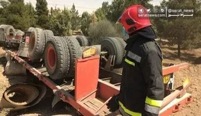 فیلم / لحظه کشف ۱۰۰۰ کیلو شیشه از یک تریلی!