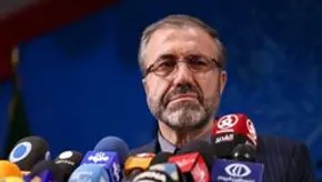 فیلم | حضور جوانان مسیحی با قرآن در مراسم عزاداری اباعبدالله در عراق!