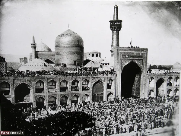 نمایی از حرم امام رضا(ع) در روز عاشورا. عکاس: عبدالله قاجار