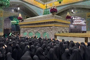 فیلم/ گل‌آرایی ولادت حضرت زهرا(س) در حرم امام علی(ع)