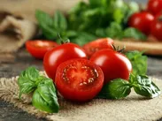 ۵ عارضه خطرناک مصرف گوجه‌فرنگی برای این افراد