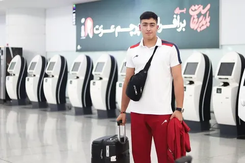 ادای احترام سفیر آمریکا به سرود و پرچم ایران