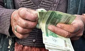 تصاویر / حضور رئیس‌جمهور در کارخانه ایران‌خودرو دیزل در جمع کارگران