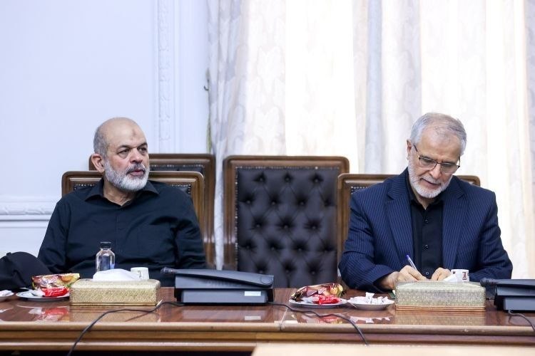 حضور سردار وحیدی در ستاد برگزاری آیین تشییع رهبر شهید انقلاب + عکس
