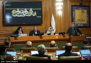 عکس/اولین حضور رسمی «سپنتا نیکنام» در شورای شهر یزد
