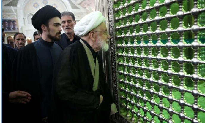 فیلم| مهدی کروبی در مراسم ختم احمد ناطق‌نوری حاضر شد
