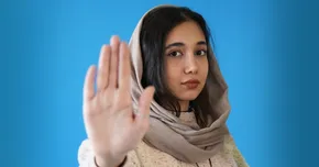 فیلم | ادامه عمل جراحی هنگام زلزله ۸.۸ ریشتری