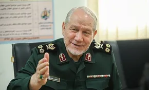 تصاویر / اعطای نشان فداکاری اهدایی فرمانده کل قوا به خانواده شهدا