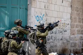 تصاویر/ برخورد وحشیانه نظامیان صهیونیست با فلسطینیان