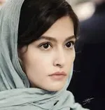 عکس | بوسیدن دستان آزیتا حاجیان توسط سینا مهراد